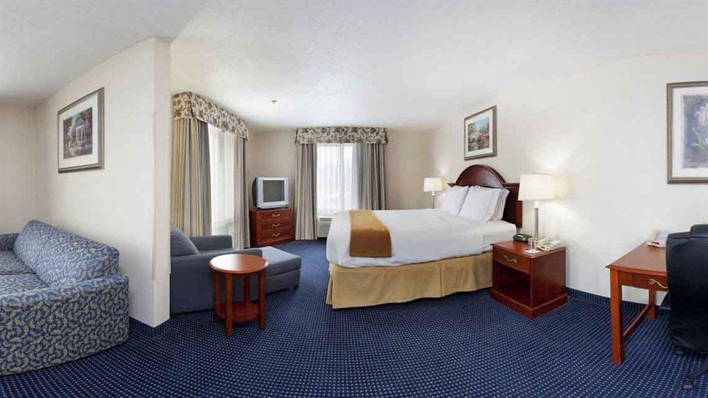 Holiday Inn Express Hotel & Suites Cleveland-Richfield By Ihg Brecksville Экстерьер фото