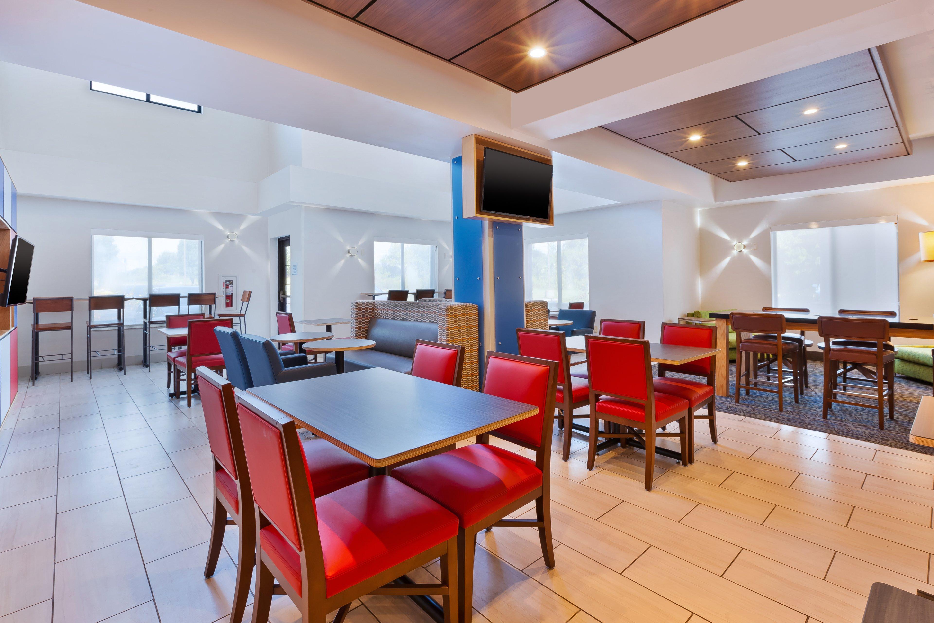 Holiday Inn Express Hotel & Suites Cleveland-Richfield By Ihg Brecksville Экстерьер фото