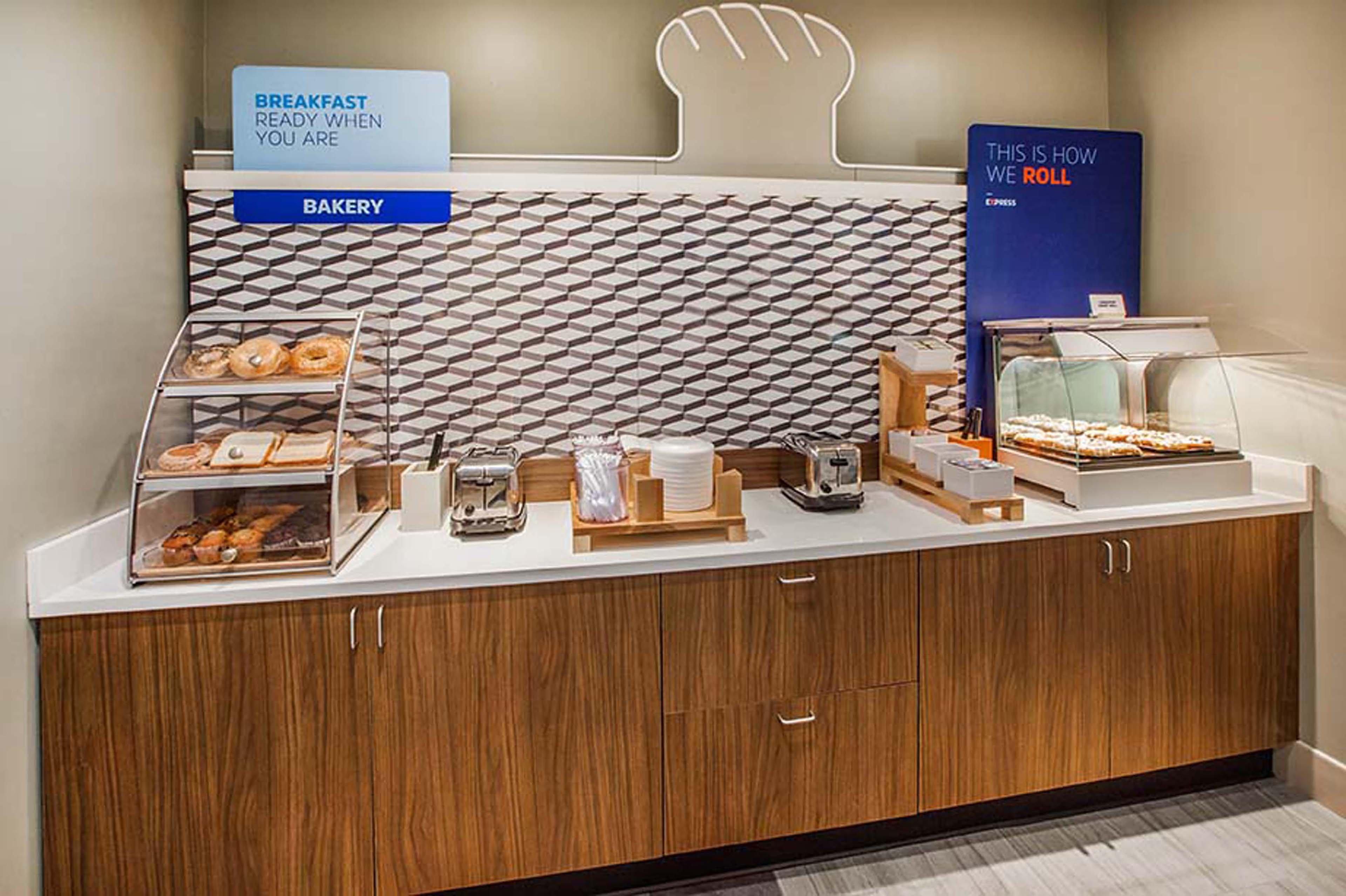 Holiday Inn Express Hotel & Suites Cleveland-Richfield By Ihg Brecksville Экстерьер фото